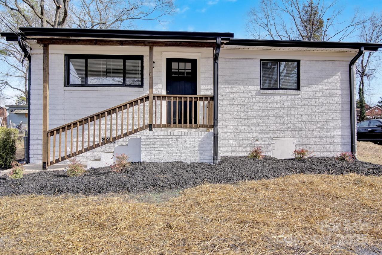 9 Grant St., Lexington, NC 27292