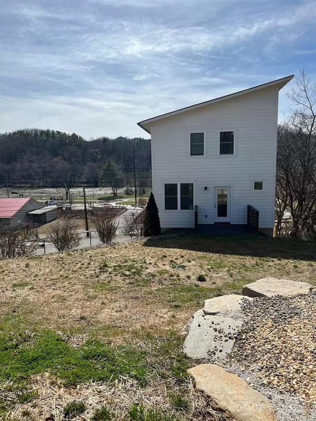 1063 Riverside Dr., Asheville, NC 28804