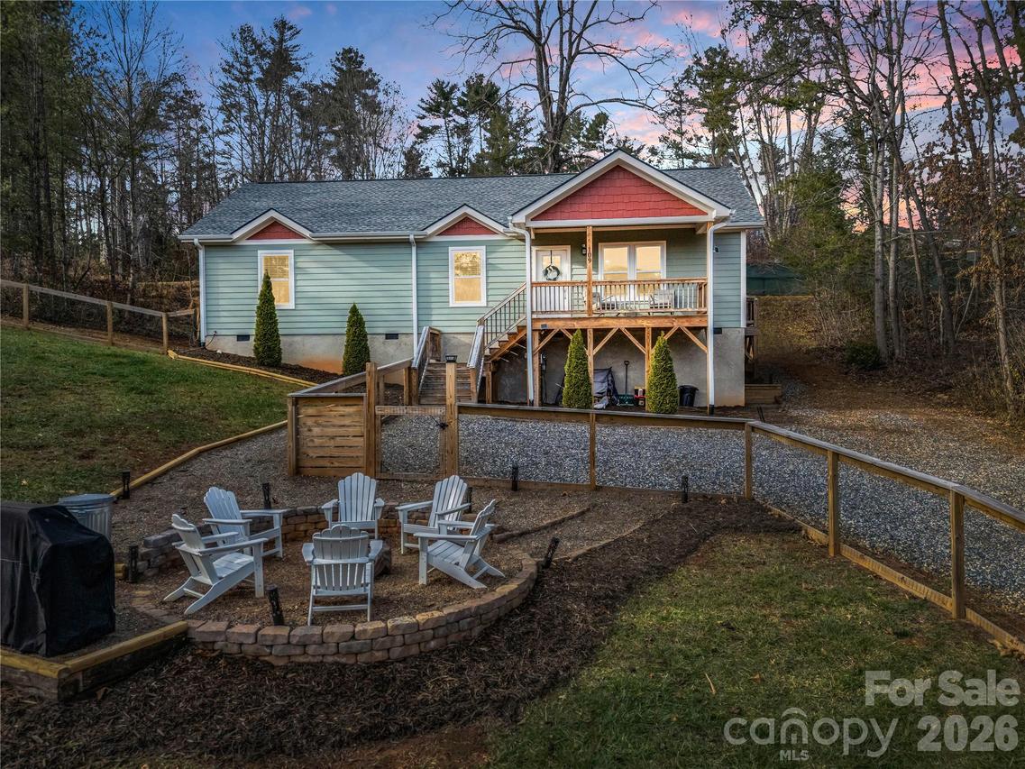 109 Elf Haven Ln., Weaverville, NC 28787