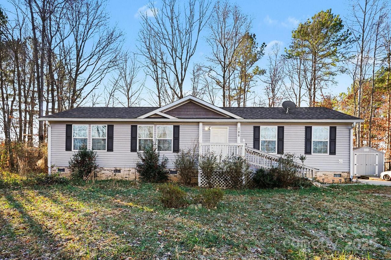 186 Ridge Creek Dr., Troutman, NC 28166