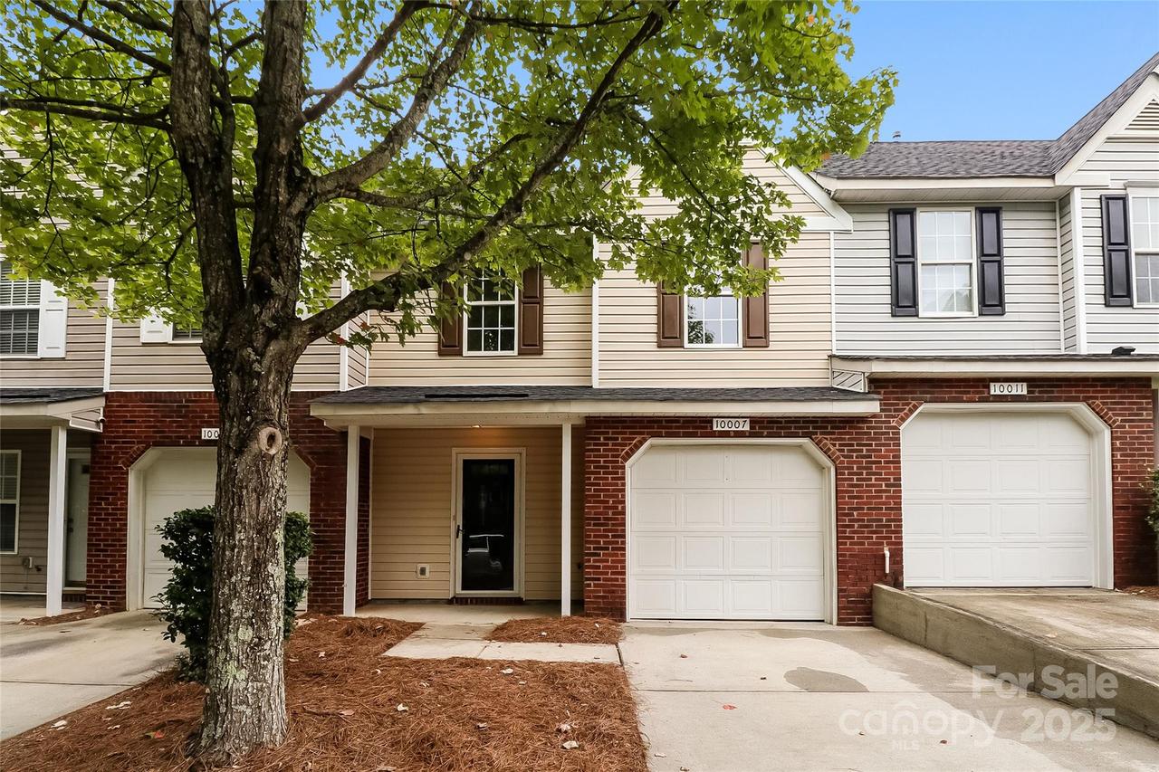 10007 University Park Ln., Charlotte, NC 28213