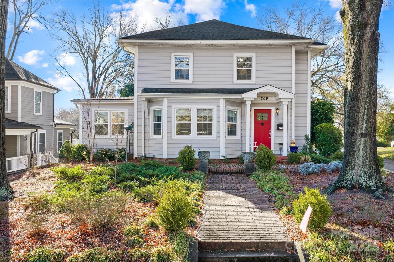 209 W 3rd Ave., Gastonia, NC 28052