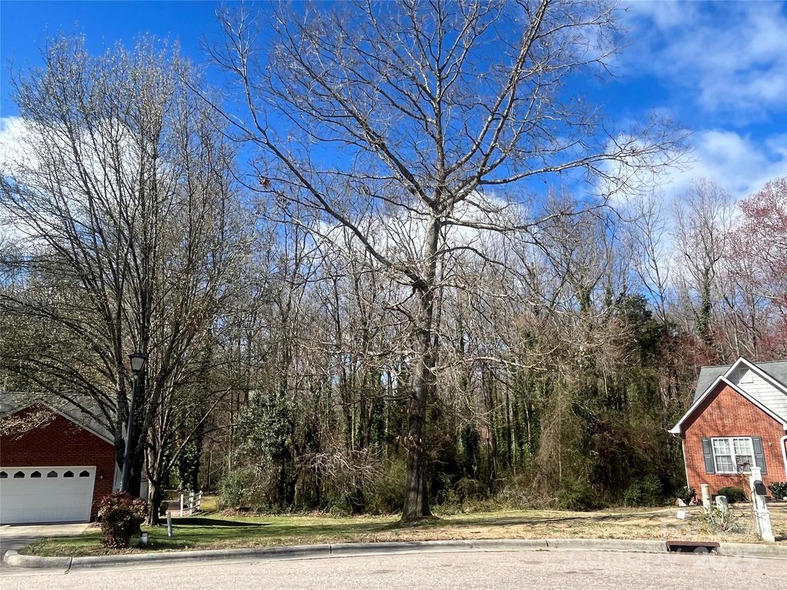 570 Marigold Dr., Kannapolis, NC 28083