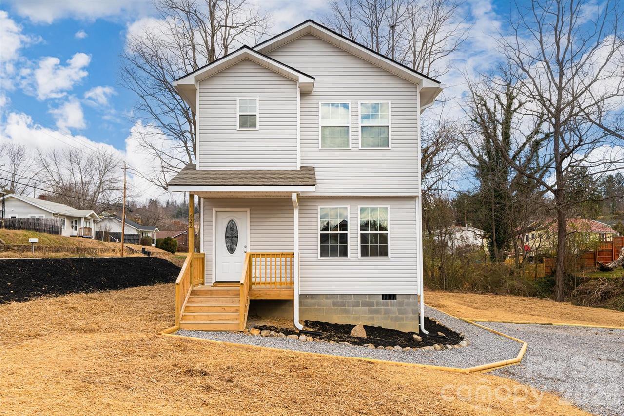 622 N Main St., Canton, NC 28716