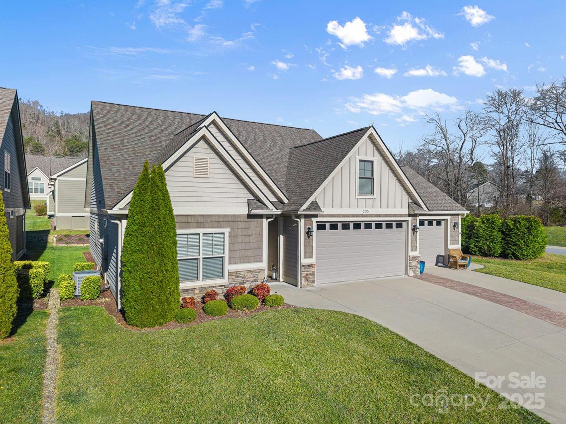 235 Windstone Dr., Fletcher, NC 28732