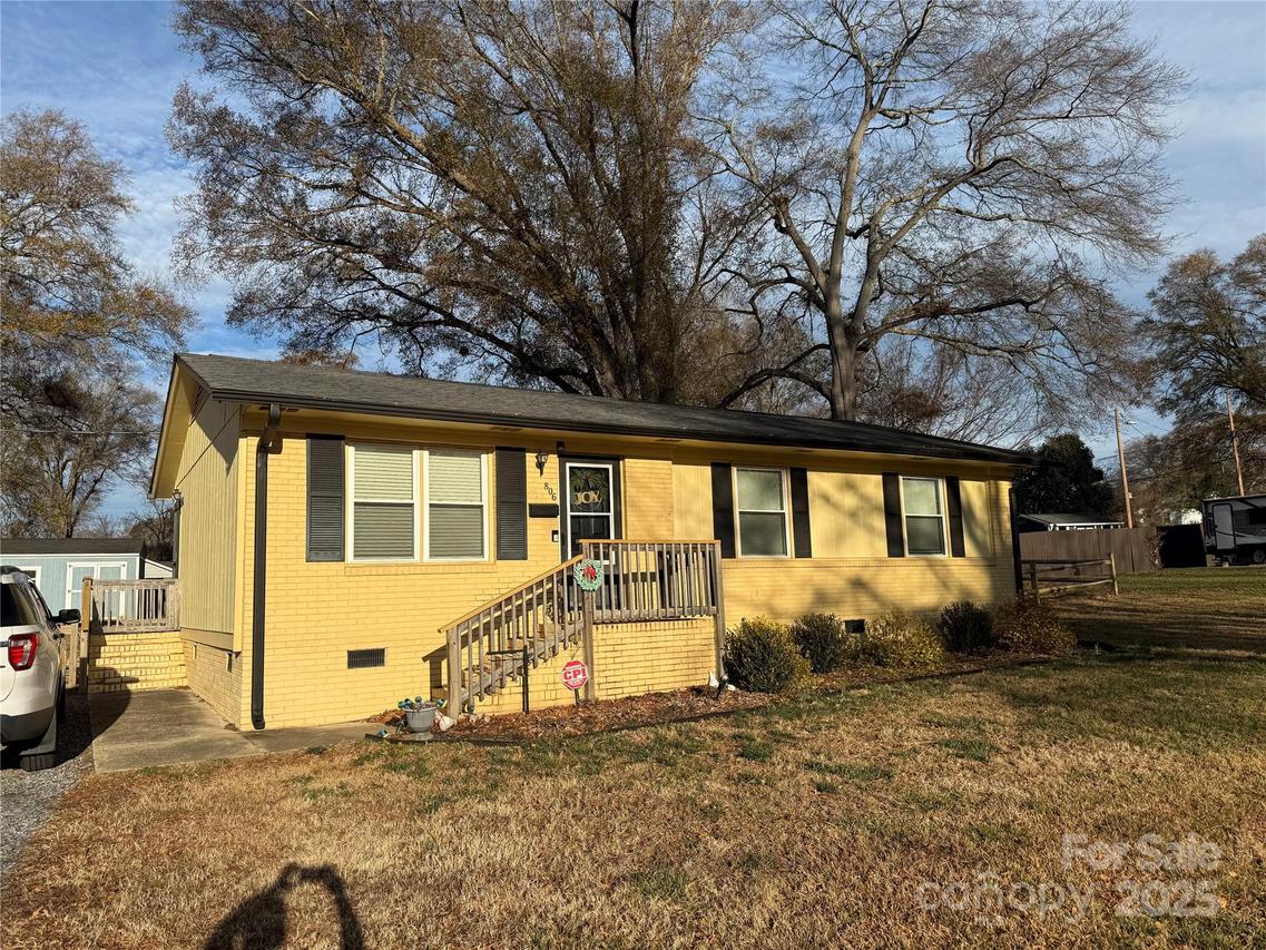 806 Walnut St., Belmont, NC 28012