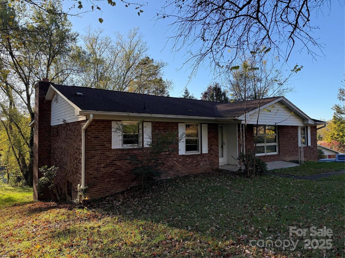 68 Sun Valley Dr., Alexander, NC 28701