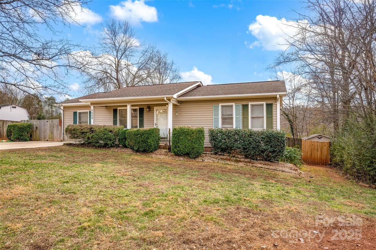 5609 Linville Dr., Hickory, NC 28602
