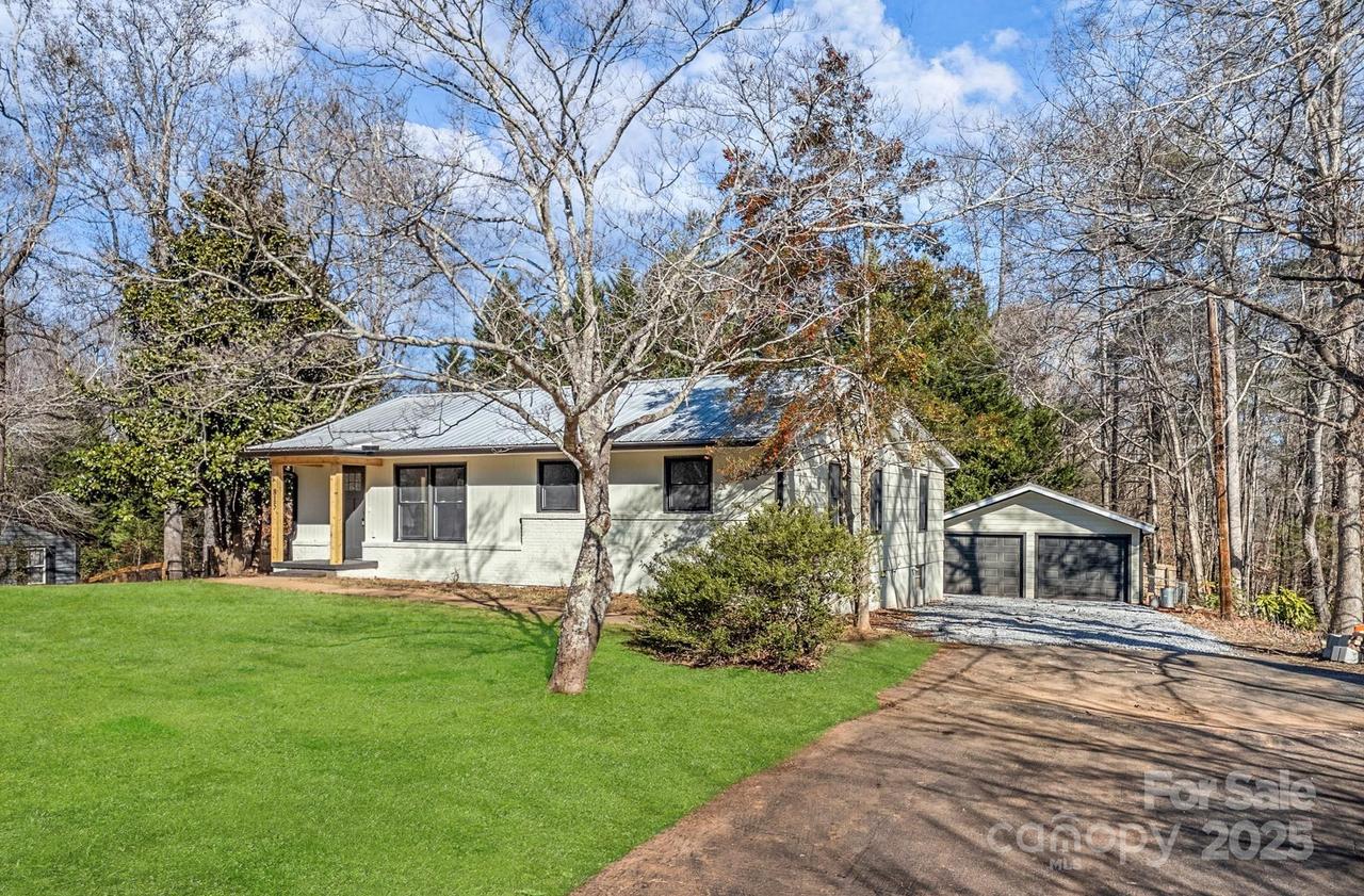 815 Peniel Rd., Columbus, NC 28722