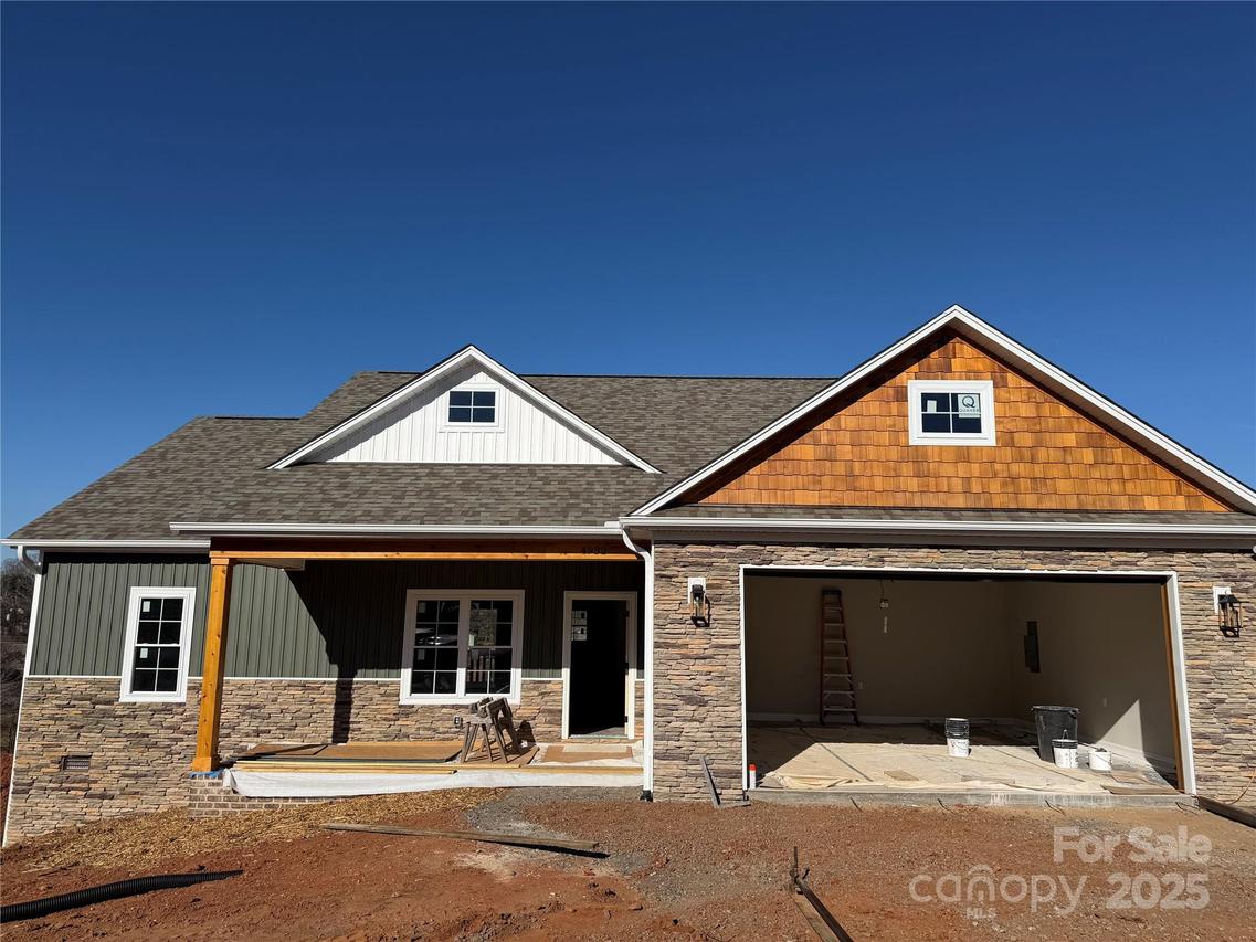 4932 Southview Dr., Hickory, NC 28602