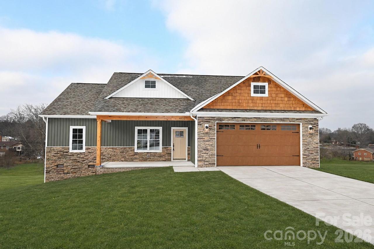 4932 Southview Dr., Hickory, NC 28602