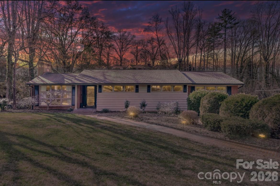 111 Kinwood St., Morganton, NC 28655