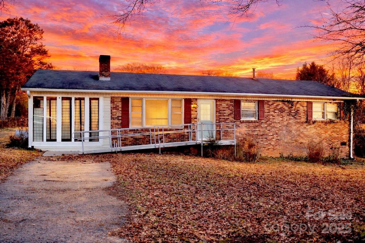 1930 Mountain Brook Dr., Gastonia, NC 28052