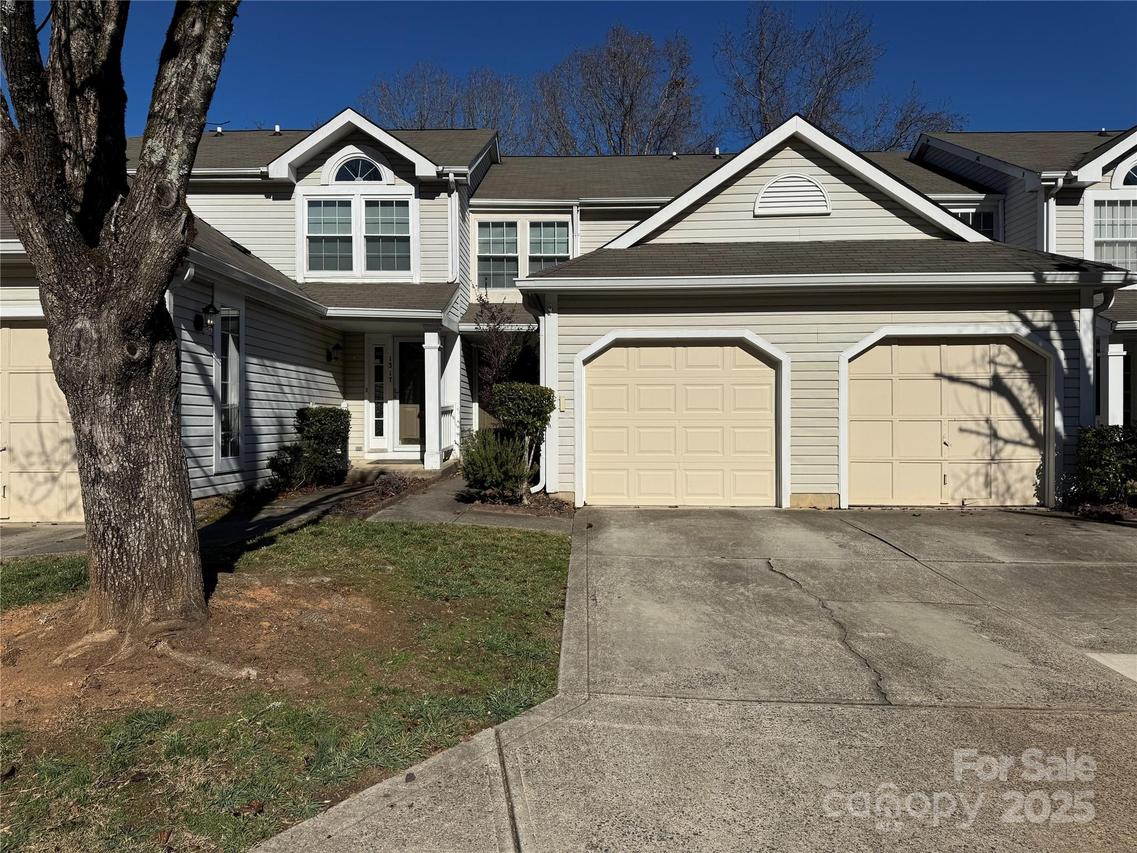 1319 Maple Shade Ln., Charlotte, NC 28270
