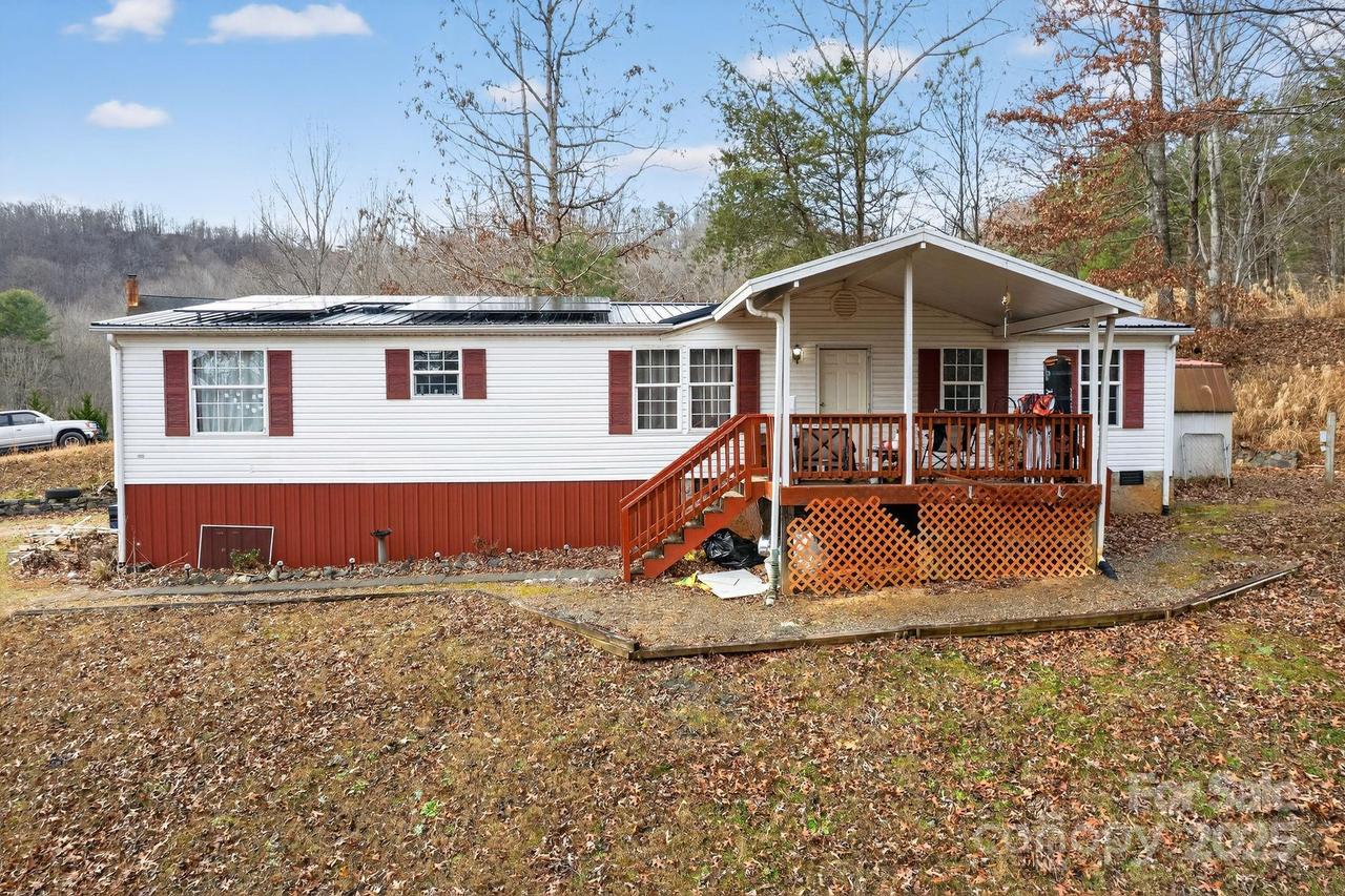 401 Azalea Cir., Marshall, NC 28753