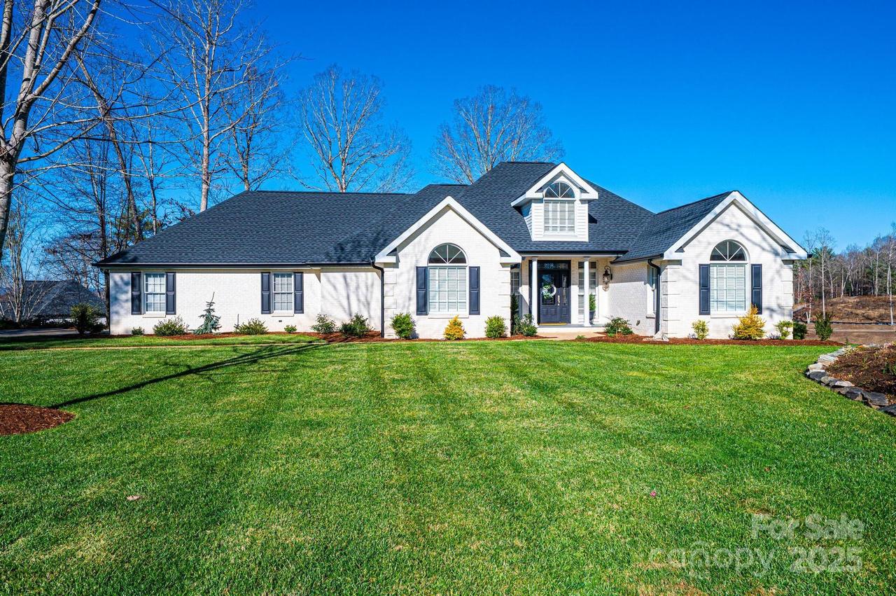 456 N Shore Dr., Hickory, NC 28601