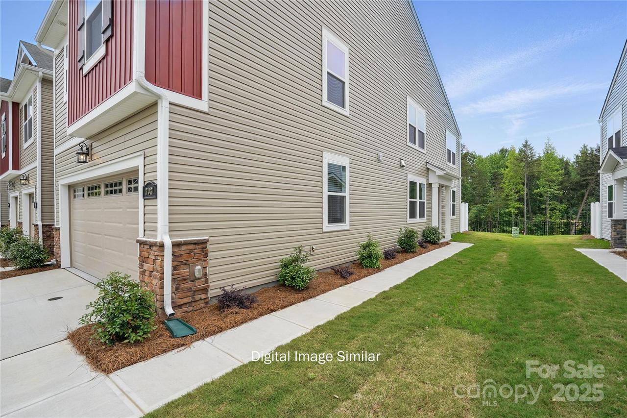 1114 Vibrant Rd., Charlotte, NC 28215