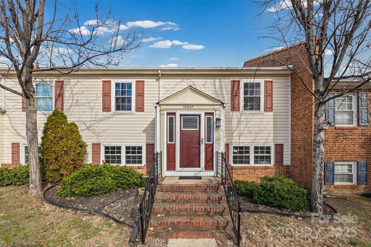10927 Hunter Trail Ln., Charlotte, NC 28226