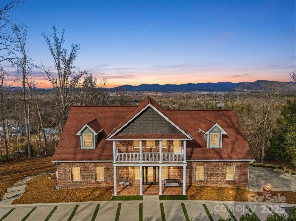 38 Sweetwater Oaks Dr., Fletcher, NC 28732