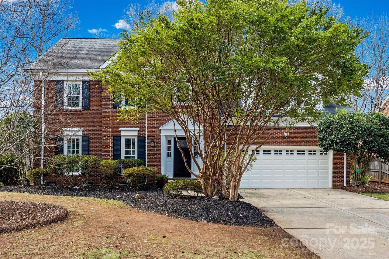 1206 Matthews Plantation Dr., Matthews, NC 28105