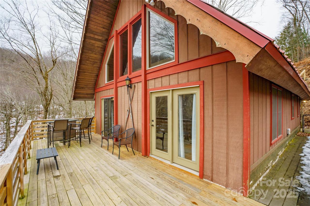 672 Chestnut Ln., Mars Hill, NC 28754