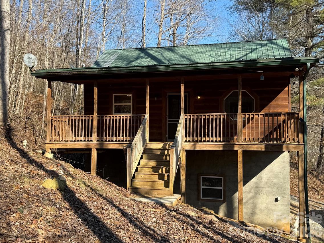 39 Honeysuckle Ln., Sylva, NC 28779