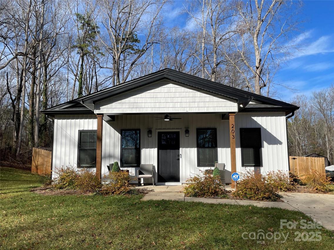 203 Payne St., Mount Holly, NC 28120