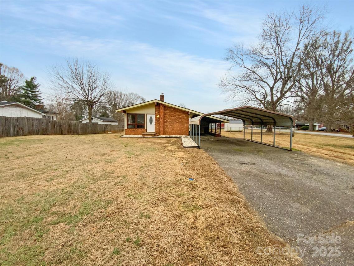 185 Crosswhite Ln., Statesville, NC 28625