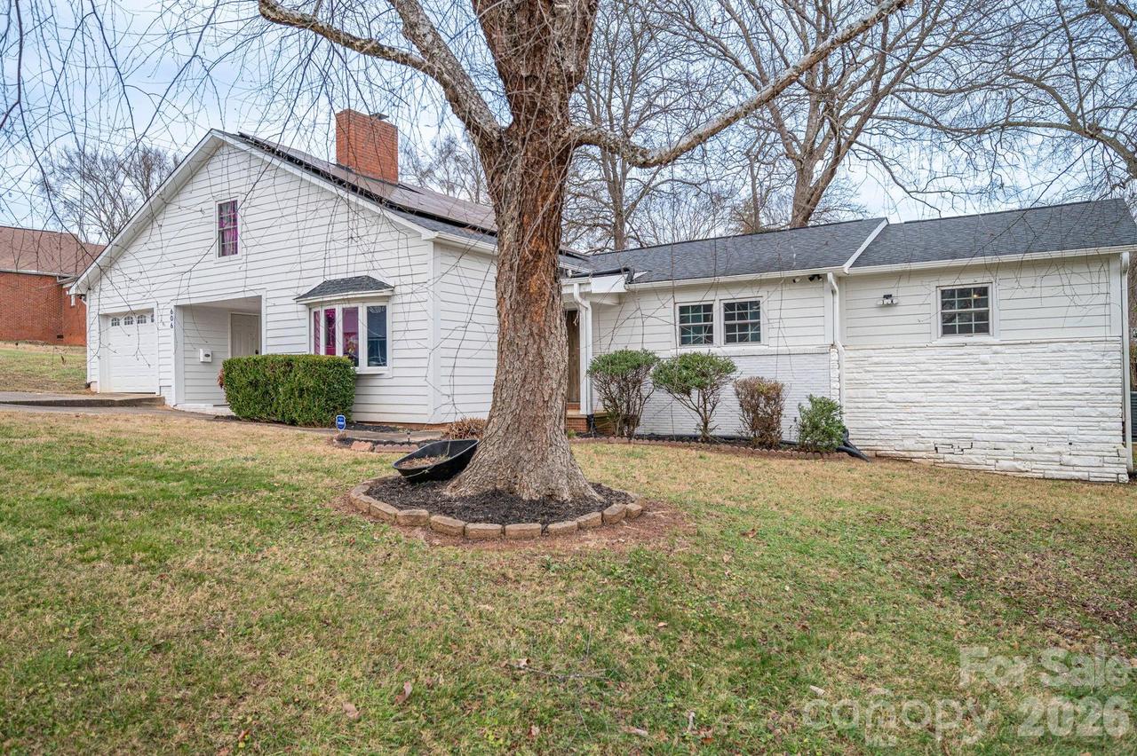 606 Huss St., Lincolnton, NC 28092