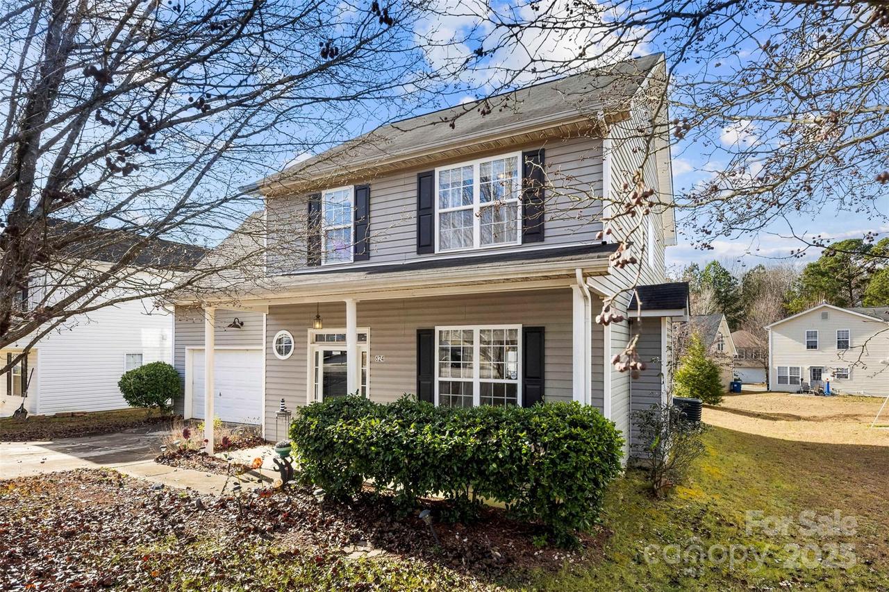 624 Cliffs Inn Cir., Charlotte, NC 28214