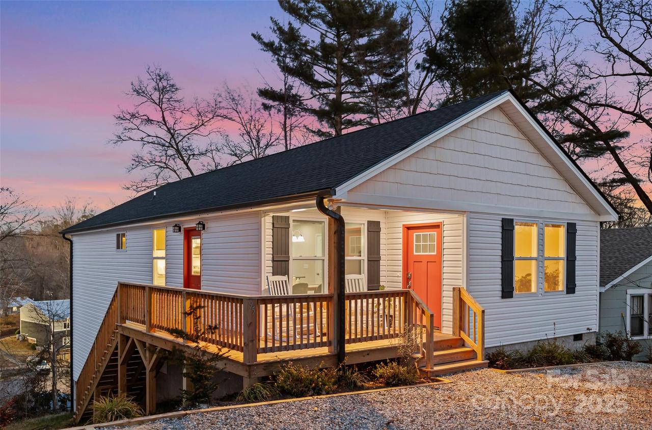 95 Eastabrook Ave., Brevard, NC 28712