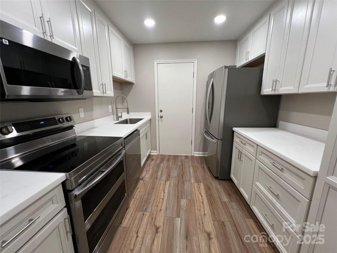 4739 Hedgemore Dr. #T, Charlotte, NC 28209