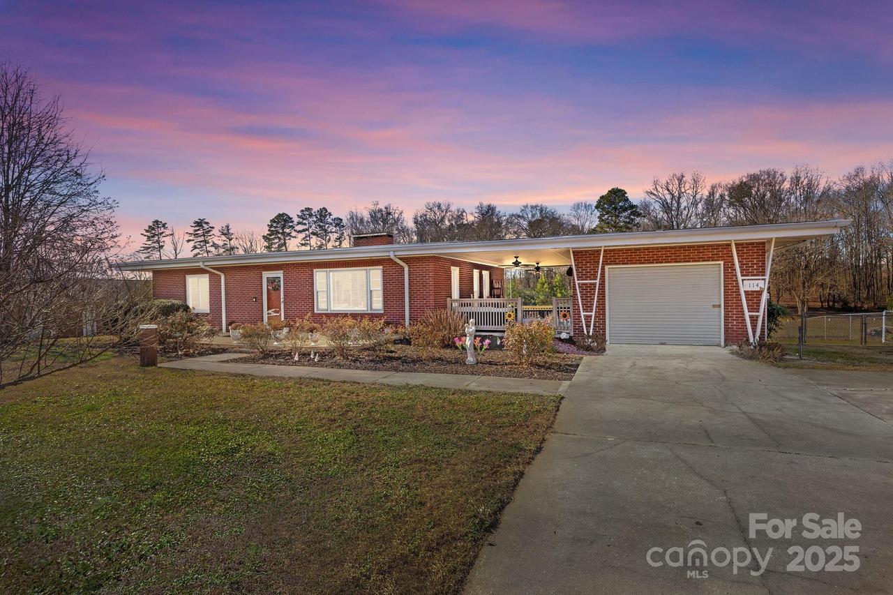 114 Valley Dr., Badin, NC 28009