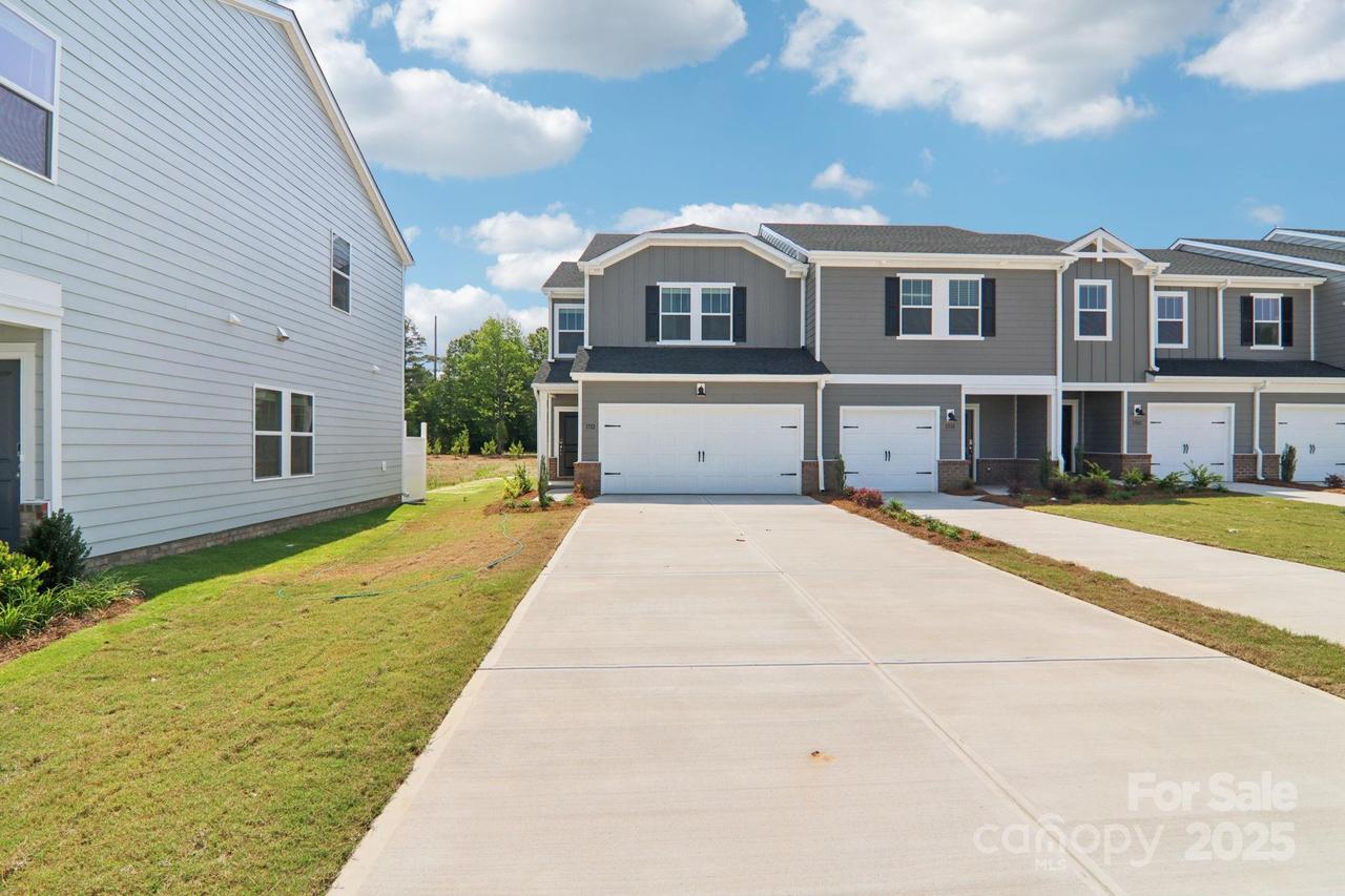 8120 Hidden Springs Tr., Charlotte, NC 28216