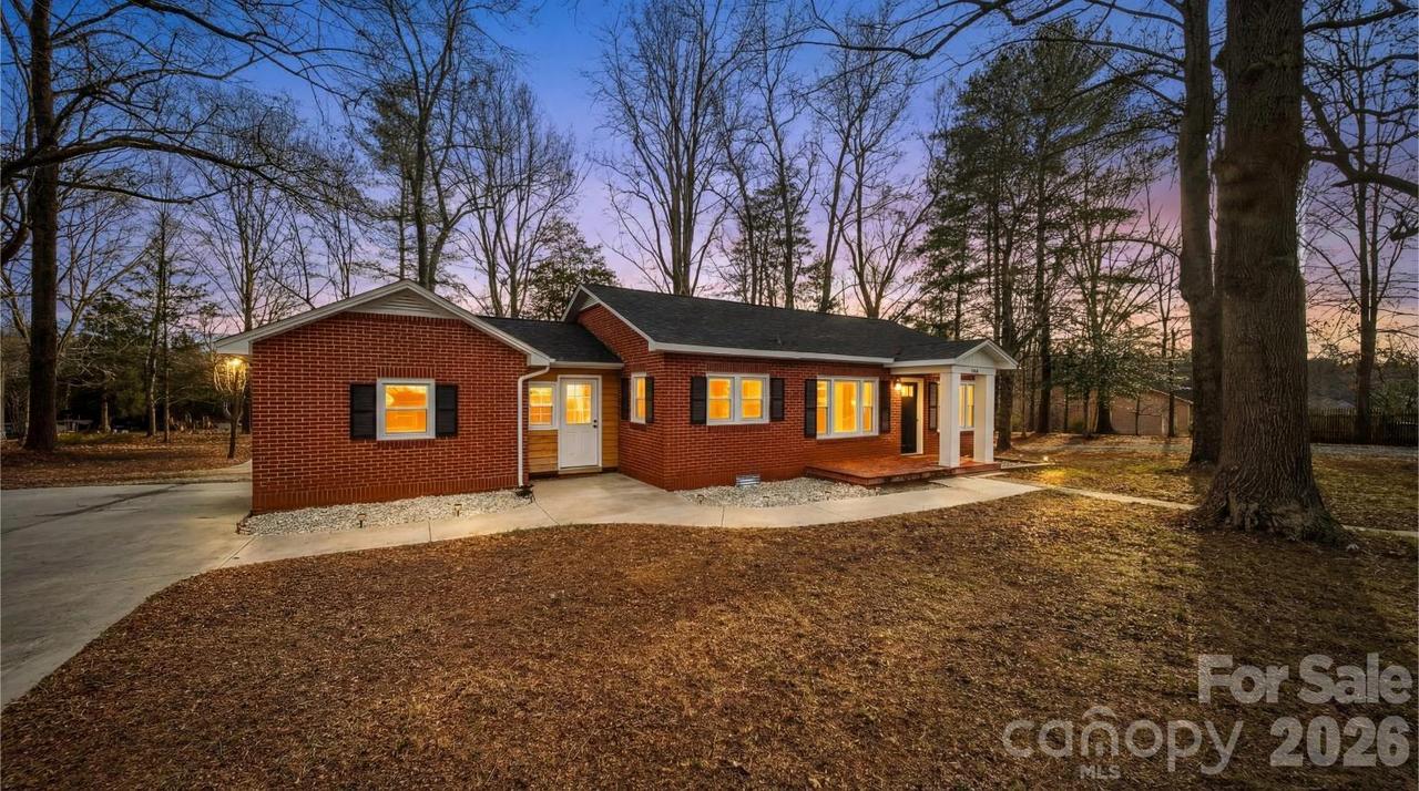 2048 Quiet Ln., Hickory, NC 28602