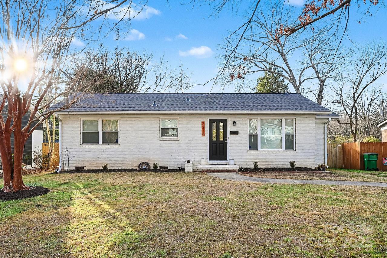 2218 Amesbury Ave., Charlotte, NC 28205