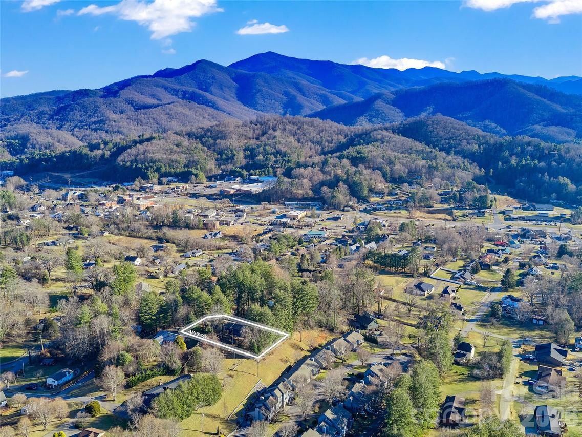 139 Church St., Burnsville, NC 28714