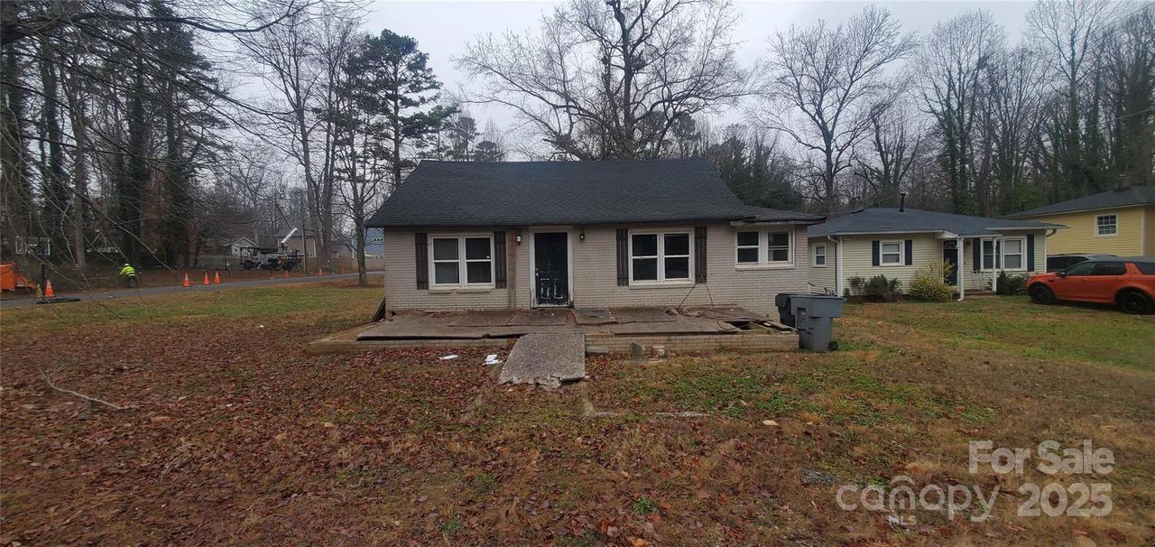 4001 Durham Ln., Charlotte, NC 28269