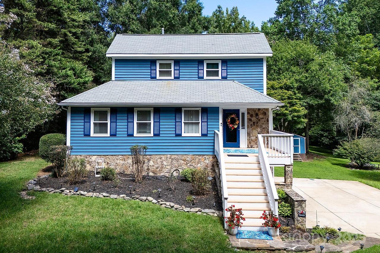 4711 Mountain Point Ln., Charlotte, NC 28216
