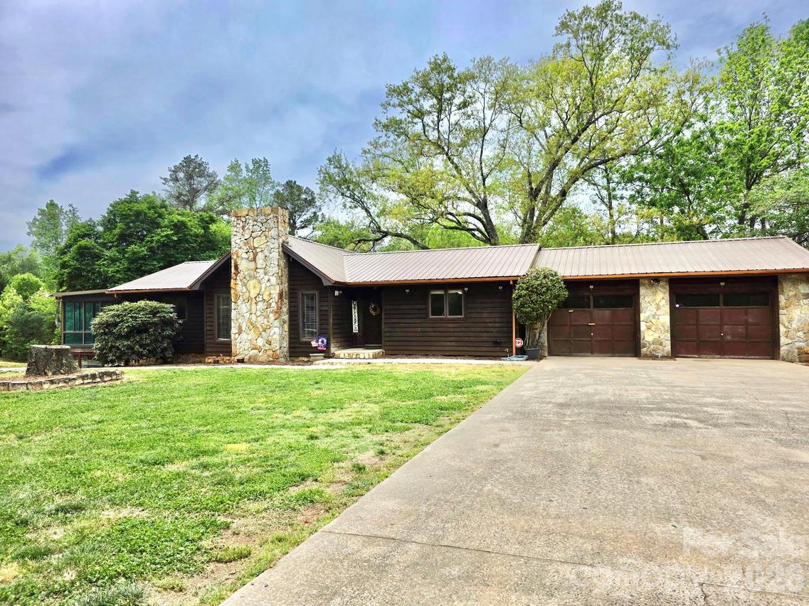 100 Steffey Ln., Taylorsville, NC 28681