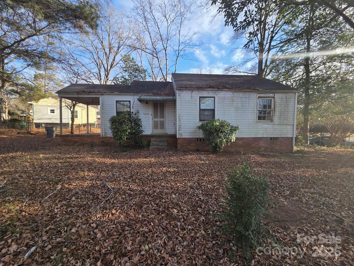 735 Seldon Dr., Charlotte, NC 28216