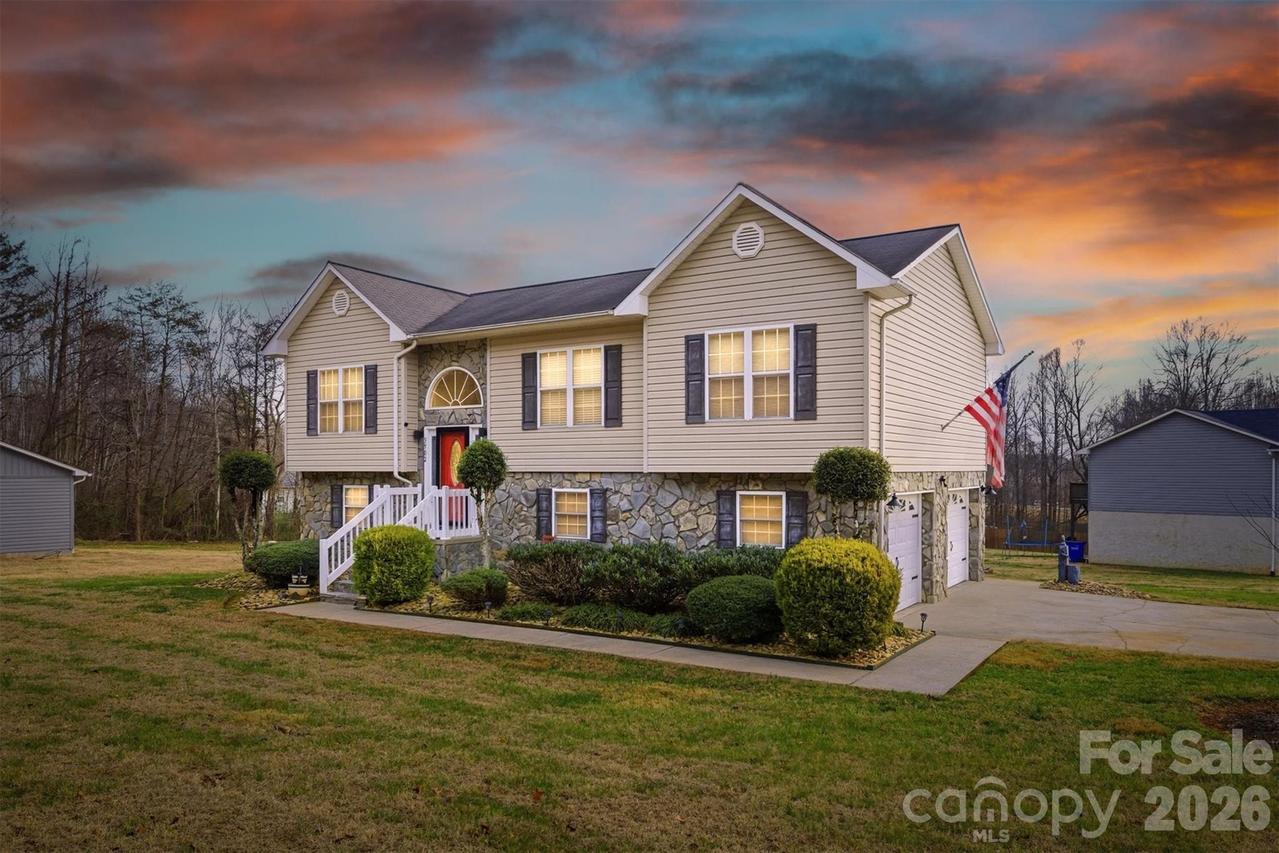 3902 Leah Belle Ln., Lenoir, NC 28645