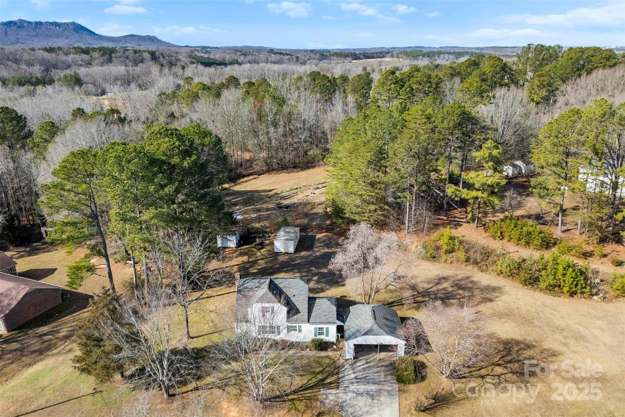 2318 Cricket Ln., Gastonia, NC 28052