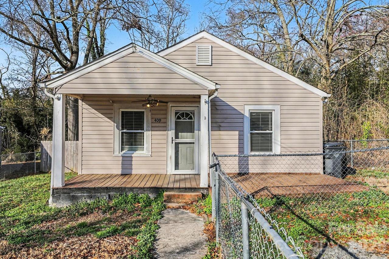 409 S Maple St., Dallas, NC 28034