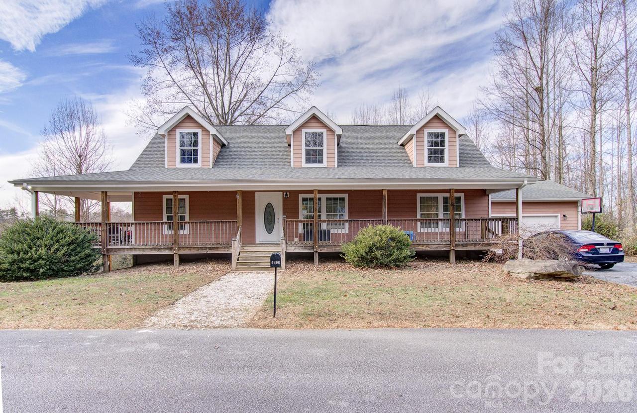 1496 Summit Springs Dr., Flat Rock, NC 28731