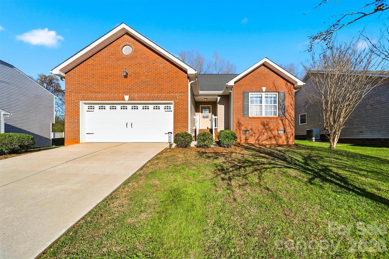 1636 Mayfair Dr., Conover, NC 28613