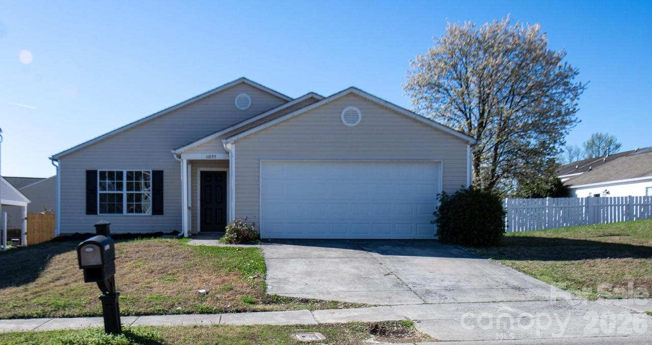 11055 Thousand Oaks Dr., Huntersville, NC 28078