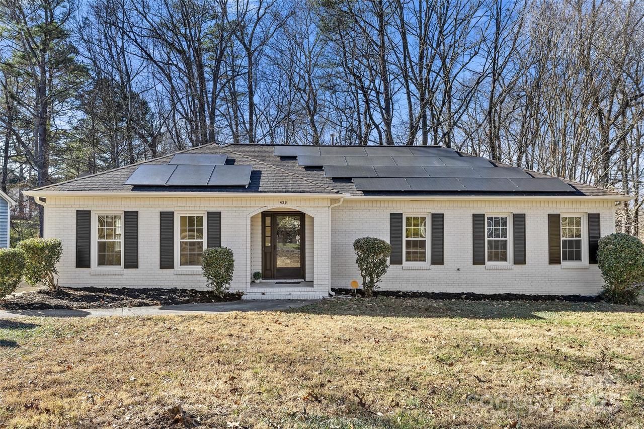 429 Sunnywood Ln., Charlotte, NC 28270