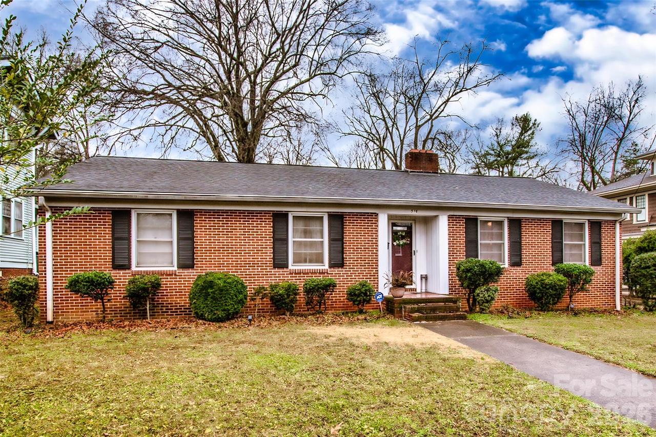 516 S Mulberry St., Statesville, NC 28677