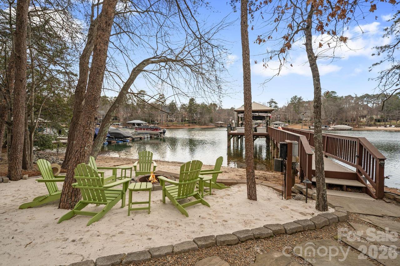 4685 Eagle Pointe Ct., Denver, NC 28037